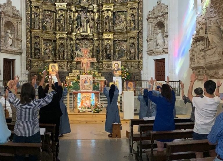 Liturgia Web 2 768x556