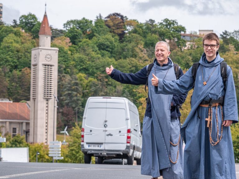 Nous aider 2 1 1024x768 1 768x576