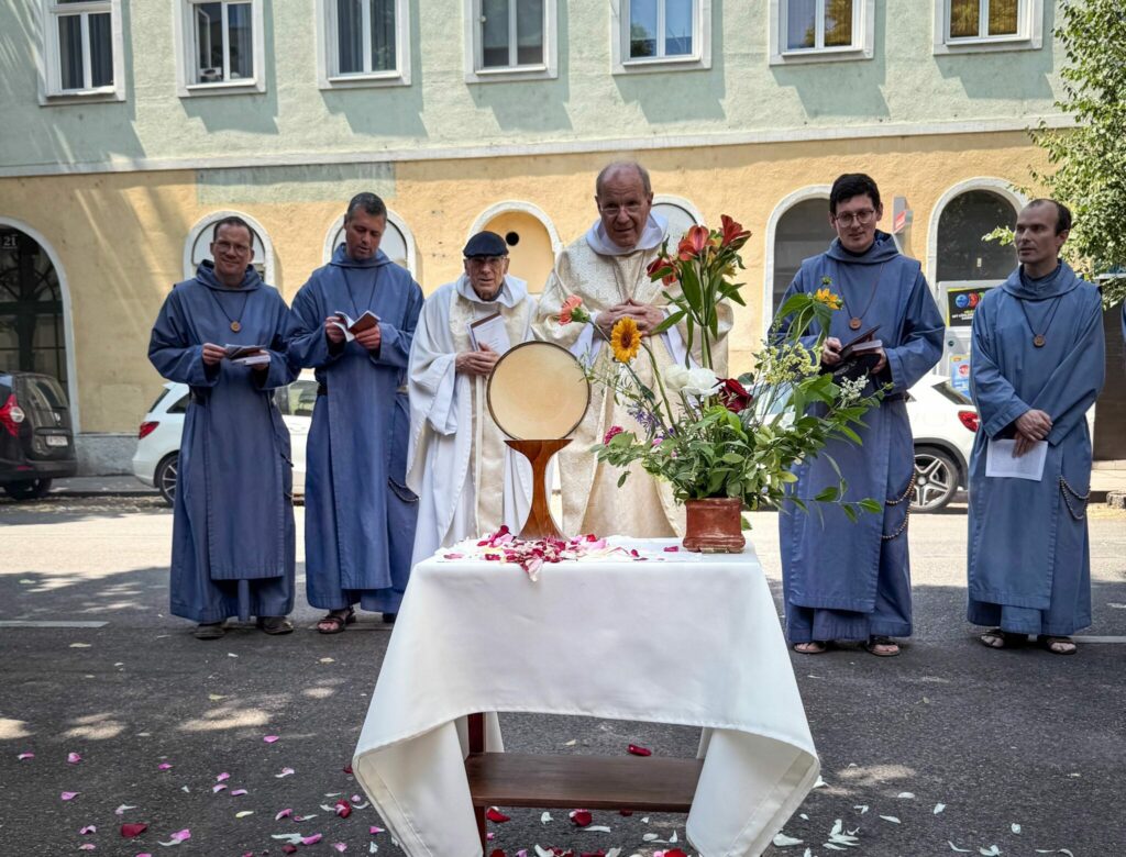 frat titel2 2048x1559 1 1024x780